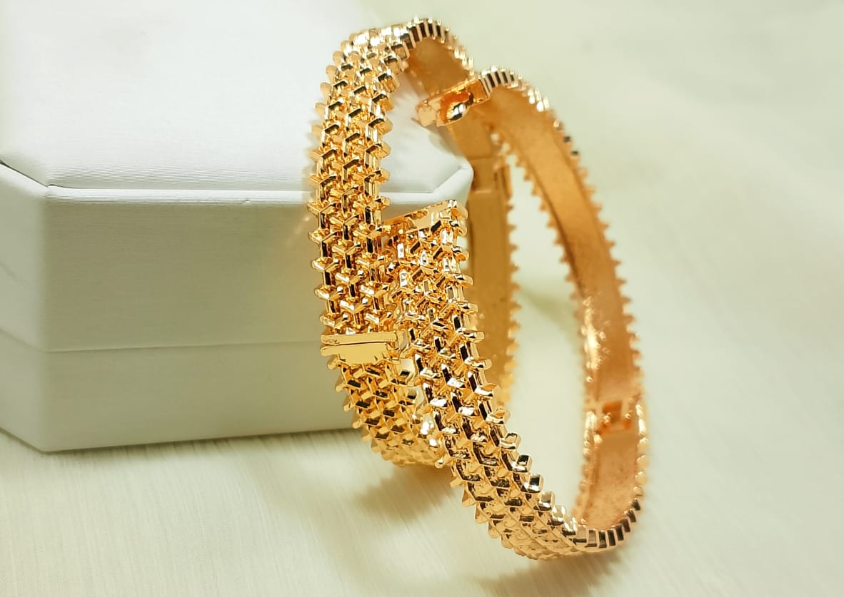 Printed 2 pieces gold plated bangles